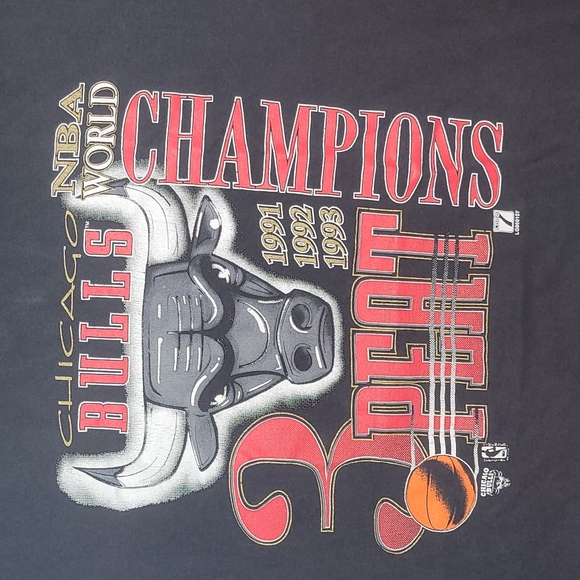 Vintage.  Made in USA. Chicago Bulls 3 Peat. Single stitched. Size XL. - Picture 2 of 10